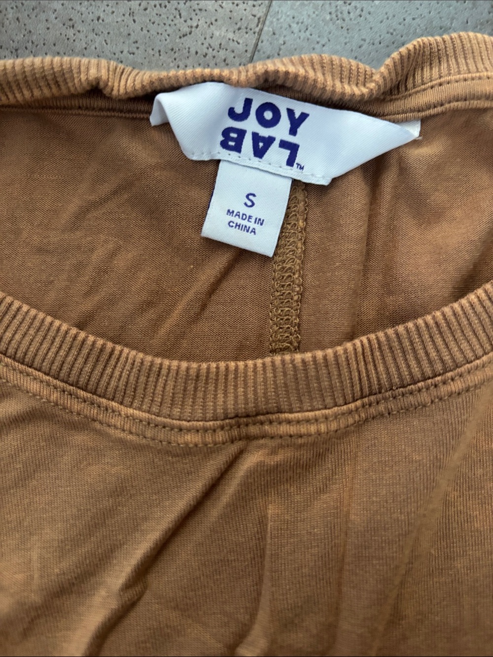 Joy Lab Women’s Small Casual Sleeveless Tank with Curved Hem in Camel Brown - Picture 4 of 4